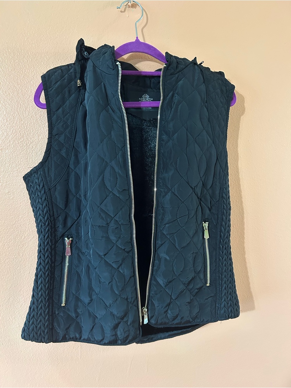 Quilted Sleeveless Vest with Knit Side Panels - Black
